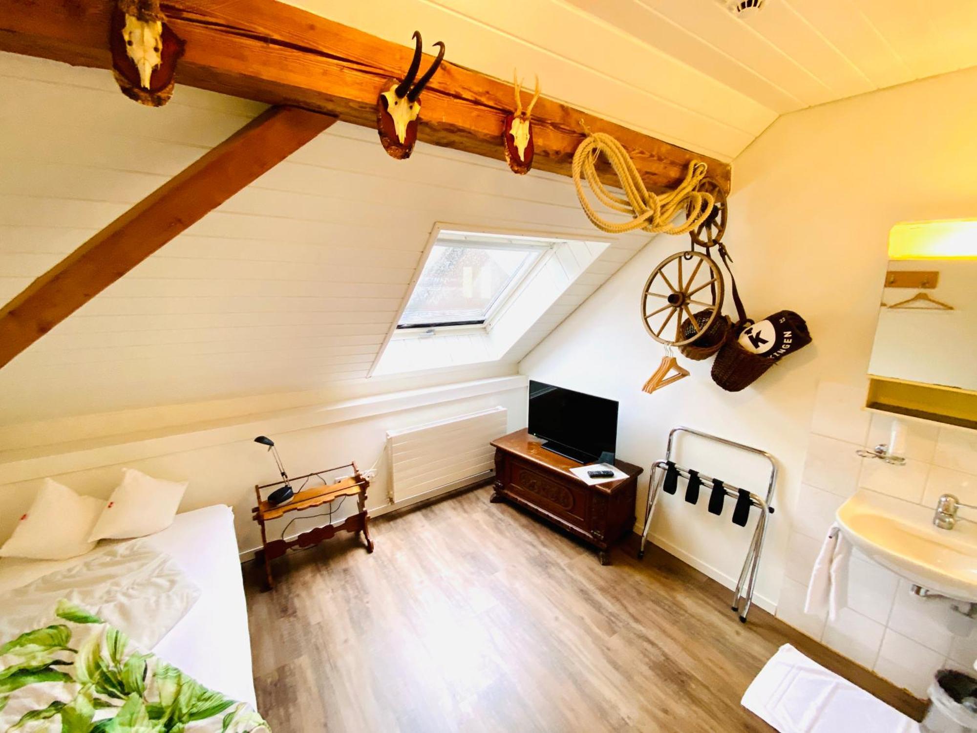 Gasthof Kreuz エーガーキンゲン 部屋 写真